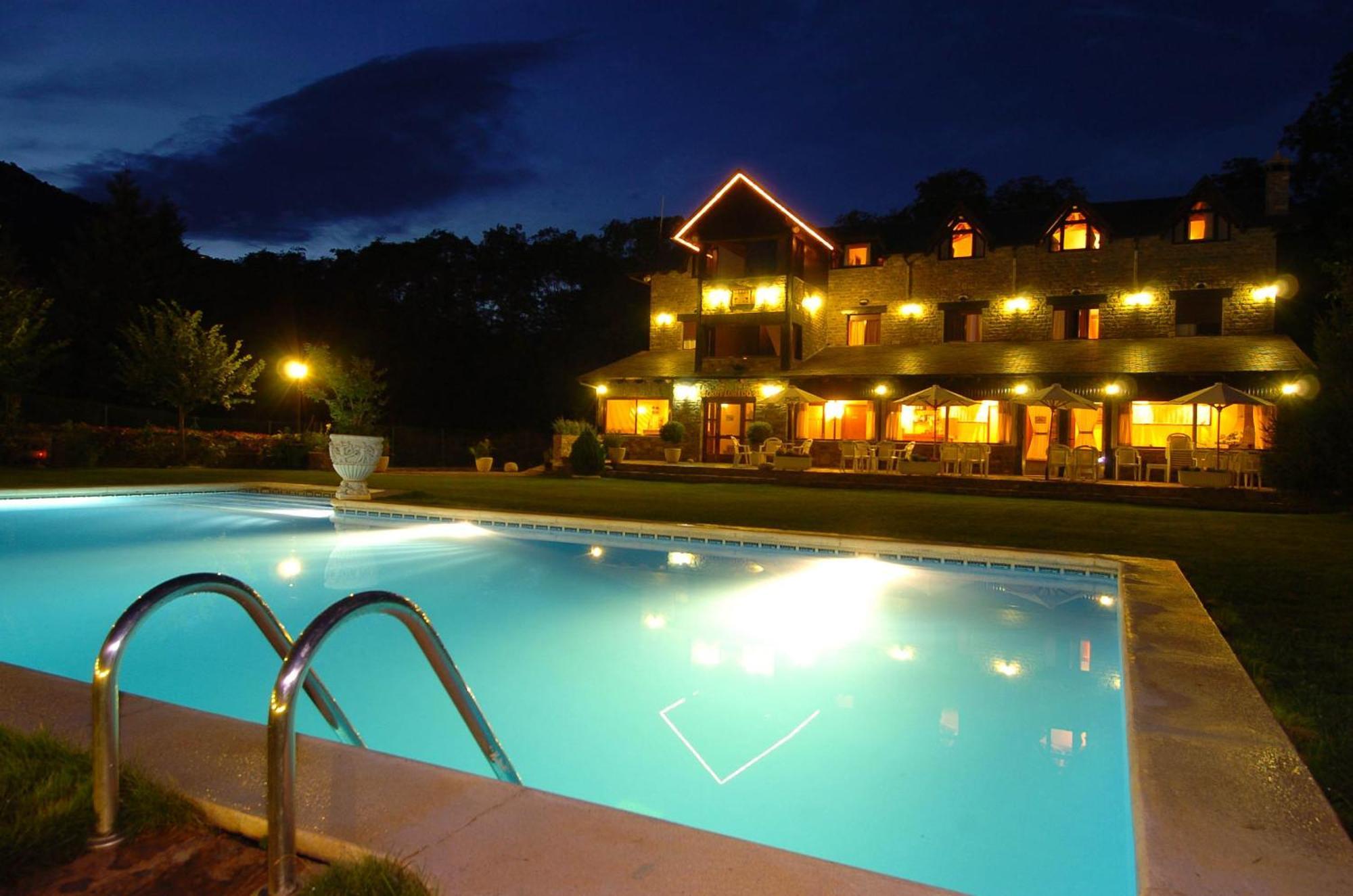 Hotel Florido Sort Bagian luar foto