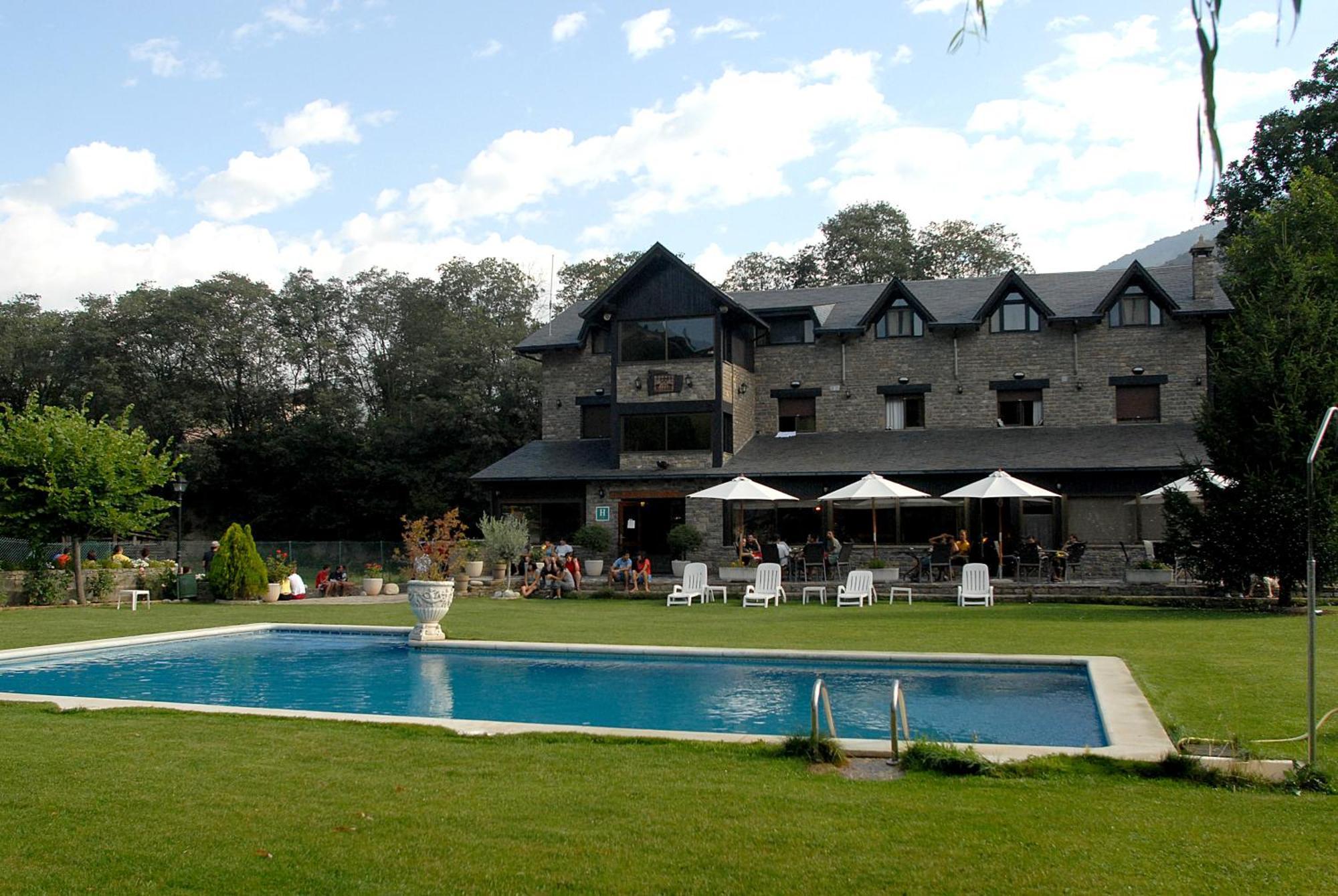 Hotel Florido Sort Bagian luar foto