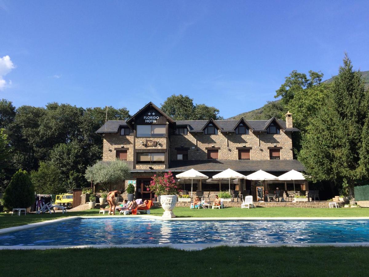 Hotel Florido Sort Bagian luar foto
